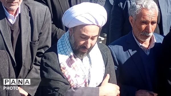 حضور گسترده مردم و مسئولان در فراق رهبر شهید انقلاب اسلامی ایران