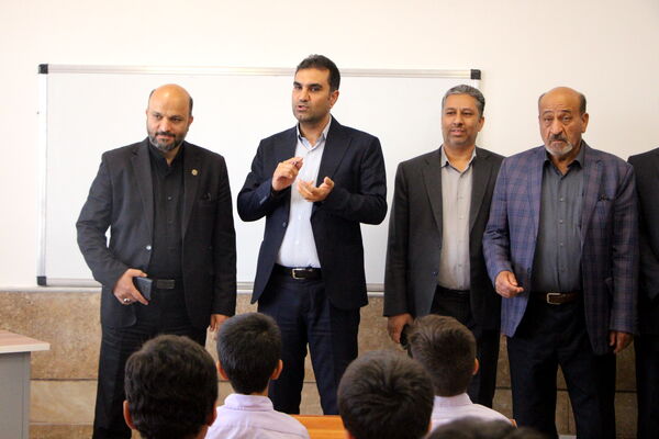 افتتاح آموزشگاه ۱۲ کلاسه شهید حسینی پور در اردکان