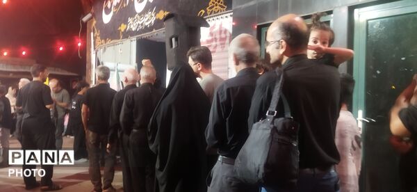 مهمان نوازی مشهدی ها در موکب قمر بنی هاشم