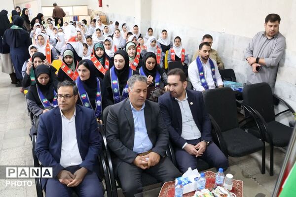 روایت تصویری از جشن عاطفه‌ها در مدرسه موحد زنجان
