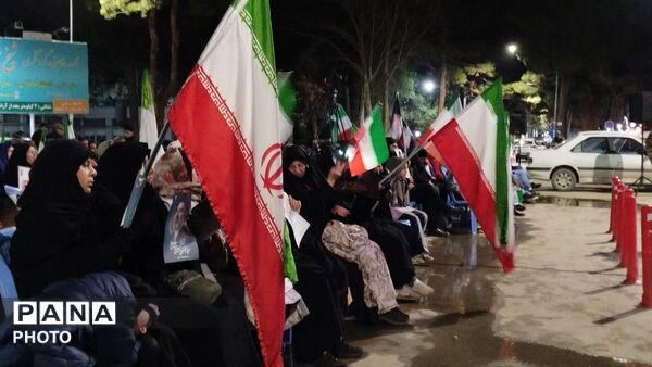 اجتماع بیعت با رهبر معظم انقلاب اسلامی در امامزاده محروق 