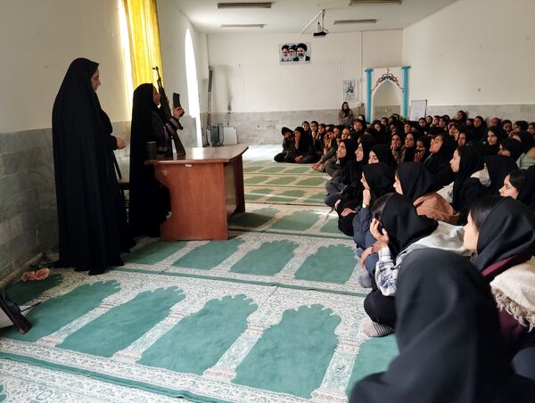 آموزش آمادگی دفاعی در سطح مدارس شهر آشخانه