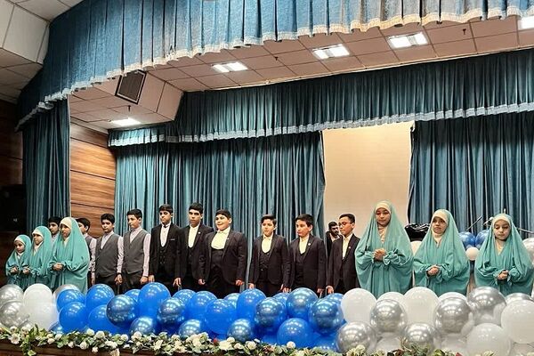 حضور پرشور دانش‌آموزان ناحیه 2  شهرری در جشن ولادت حضرت علی (ع)
