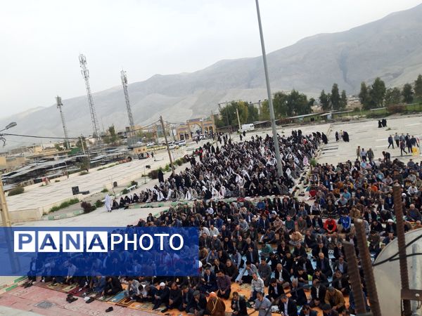 نماز عید بندگی، در جوار امامزاده سید صلاح الدین محمد اقامه شد