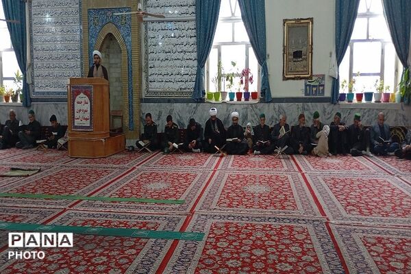 قرائت سوره فتح و اقامه نماز جماعت ظهر و عصر در مسجد جامع شهر بار