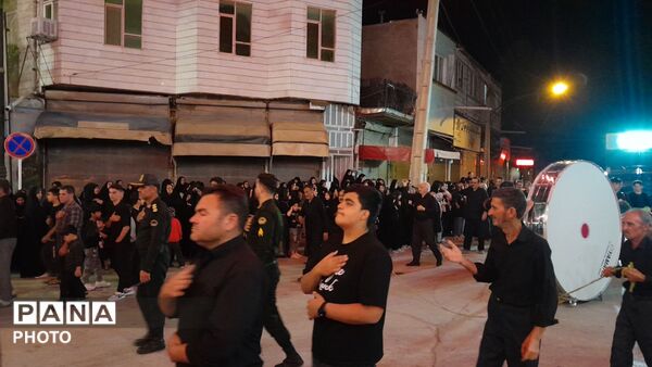 شبی دیگر از مراسم عزاداری شب‌های دهه اول محرم در شهرستان درگزین با حضور هیات عزاداران