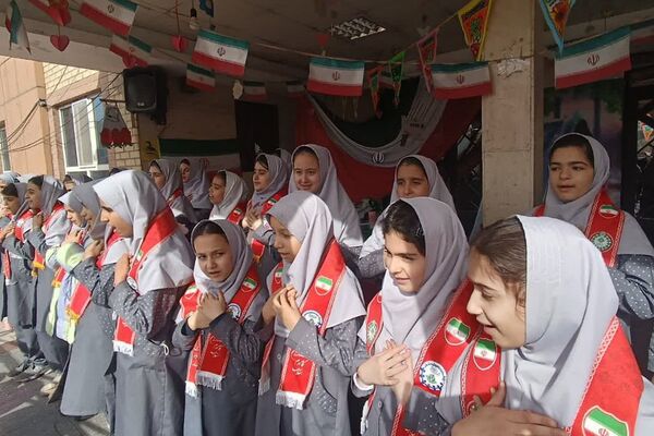 جشن انقلاب در ناحیه دو شهرری با حضور معاون پرورشی و فرهنگی شهرستانهای استان تهران 