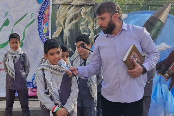 رزمایش کمک مومنانه و تهیه لوازم التحریر برای دانش‌آموزان و خانواده‌های بی بضاعت در ناحیه 2 شهرری 
