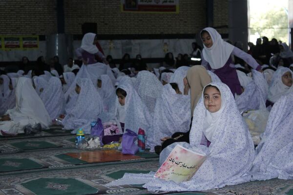جشن تکلیف دانش‌آموزن دختر در گچساران