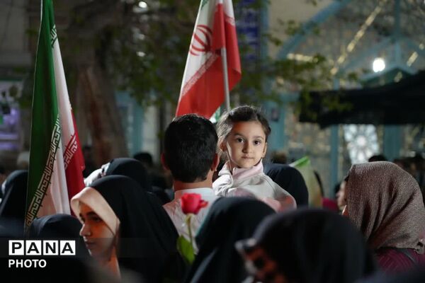 اجتماع بزرگ ریحانه‌های فاطمی در گرامیداشت شهدای میناب