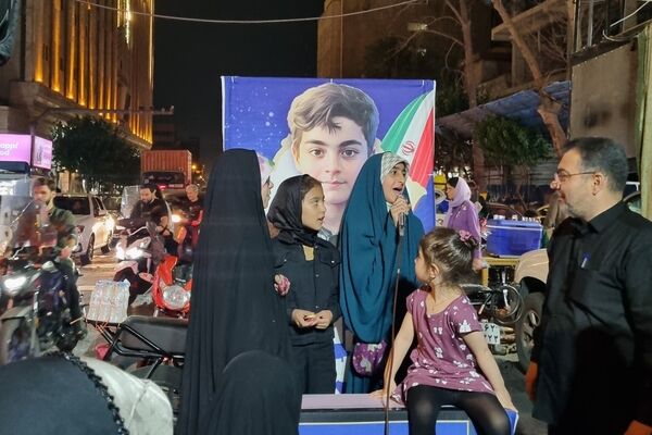 شهر در مسیر غدیر؛ موج شادی در مهمانی ۱۰ کیلومتری