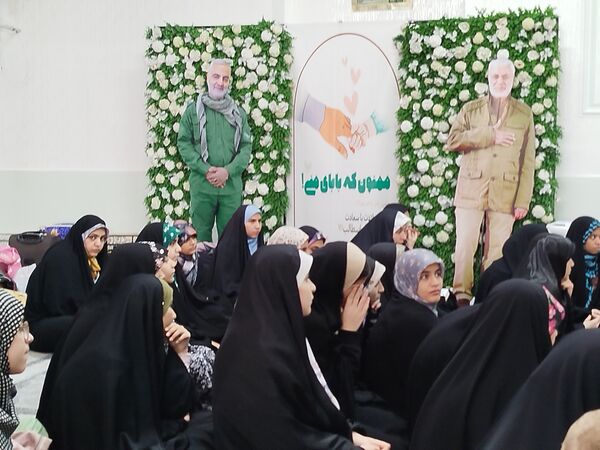 حضور پرشور نوجوانان در اعتکاف دانش‌آموزی مسجد امام سجاد(ع)