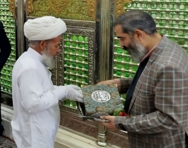 آیین غبارروبی ضریح مطهر امامزاده حمزه بن موسی کاظم (ع)