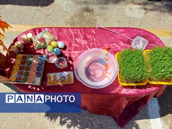 بازارچه کاروفناوری در دبیرستان حاج آقا توکلی زرقان 