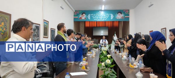 جلسه تقدیر از عوامل اجرایی همایش بزرگ یاوران مقاومت در کانون باهنر بجنورد