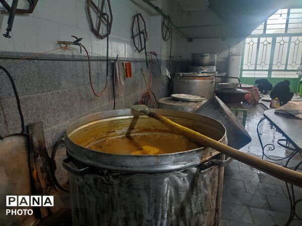 قرائت قرآن، نماز جماعت و افطار در مسجد خاتم پیامبران 