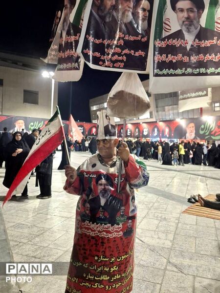 حال وهوای میدان شهدا در آستانه تشییع پیکر رهبر شهید ایران