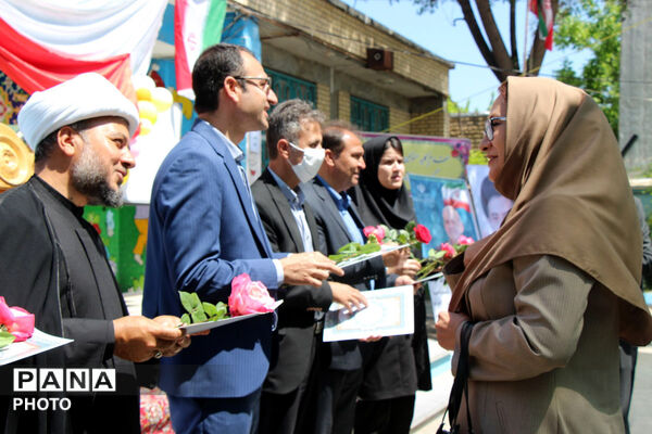 آیین نواختن زنگ سپاس معلم در شهرستان سملقان