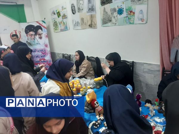 برپایی بازارچه مشاغل خانگی در کانون امید انقلاب