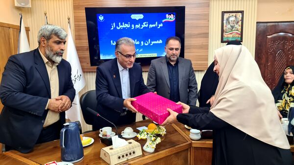 مراسم تجلیل از خانواده‌های شهدا در آموزش و پرورش گلستان