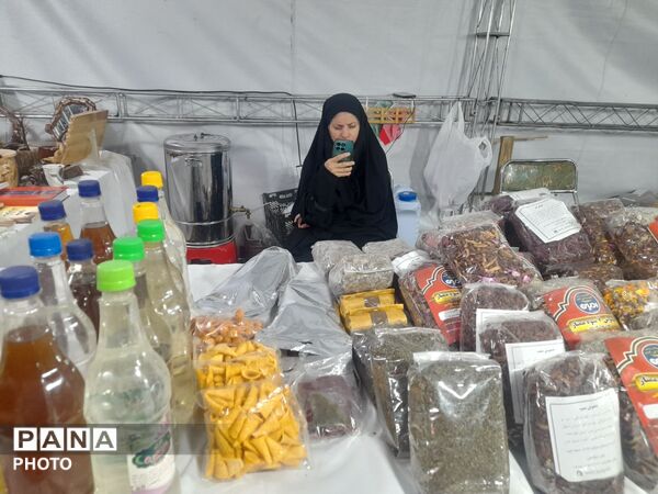 رونق تولید در فرهنگسرای سیمرغ با برپایی بازارچه صنایع دستی