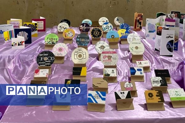 گالری هنر در هنرستان شهید بخشنده زرقان 