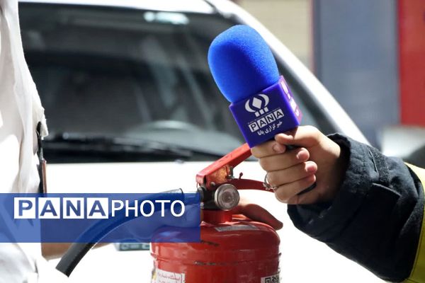 بازدید خبرنگاران پانا ناحیه یک و دو یزد از مرکز شماره ۹ آتشنشانی یزد
