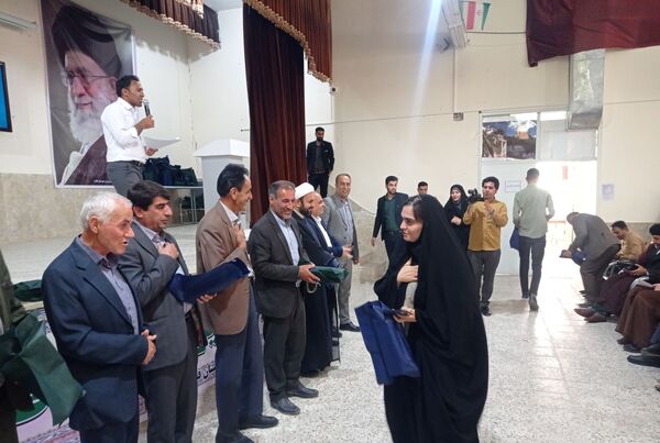 آیین تجلیل از فعالان حوزه آموزش‌و‌پرورش شهرستان فلارد