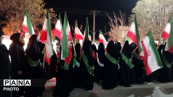  حضور مردم بروجن در یادبود روز دختران میناب