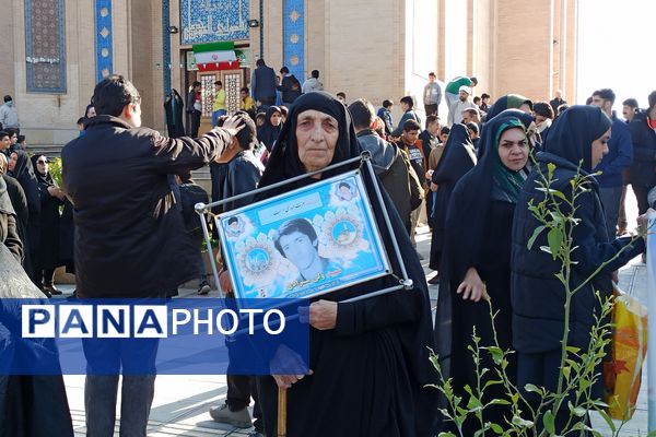 راهپیمایی پر شور ۲۲ بهمن در سرپل ذهاب 