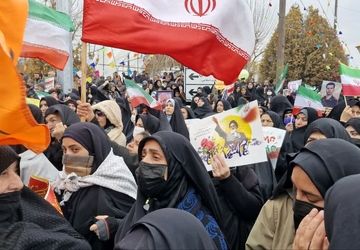 حضور پر شور مردم نورآباد لرستان در راهپیمایی ۲۲ بهمن 