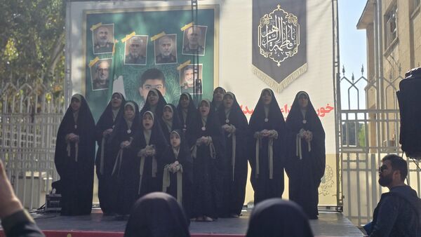 راهپیمایی باشکوه روز ۱۳ آبان در میدان امام خمینی(ره) اصفهان 