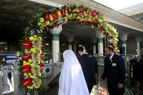 جشن ازدواج ۶۵۰ زوج دانشجوی دانشگاه‌های قم در سالروز میلاد جوادالائمه(س)