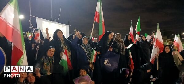 همه برای ایران جمع می‌شوند 