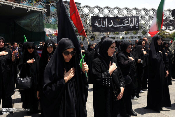 عاشورای حسینی در میدان امام حسین(ع)