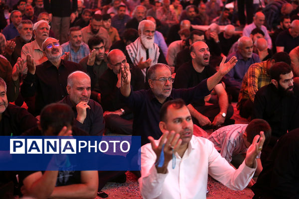 اجتماع لبیک یا حسین(ع) و گرامیداشت شهدای 15 خرداد در حرم حضرت معصومه(س)