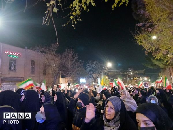 حماسه سازی مردم نیشابور در دوازدهمین روز از شهادت امام خامنه ای