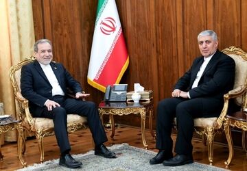 تاکید عراقچی بر پیشبرد مؤثر رویکرد حسن همسایگی با آذربایجان