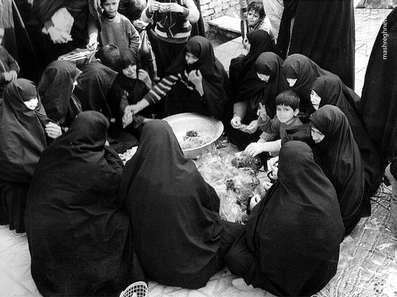 زنان در پشت جبهه و حمایت از رزمندگان نقش آفرینی کردند