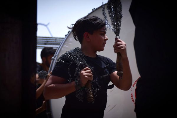 زابل در ماتم حسین؛ گلزار شهدا شهرستان زابل میزبان اشک و شور عزاداران حسینی