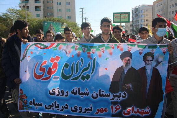 شکوه حضور مردم بوشهر در راهپیمایی ۲۲ بهمن