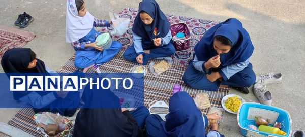 صبحانه سلامت و روز جهانی تخم مرغ در مدرسه شهید خاقانی شهرستان شیروان