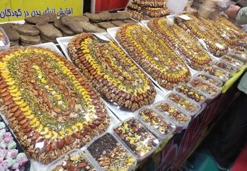 نمایشگاهی با بوی بهار و ماه رمضان در شهرستان میبد 