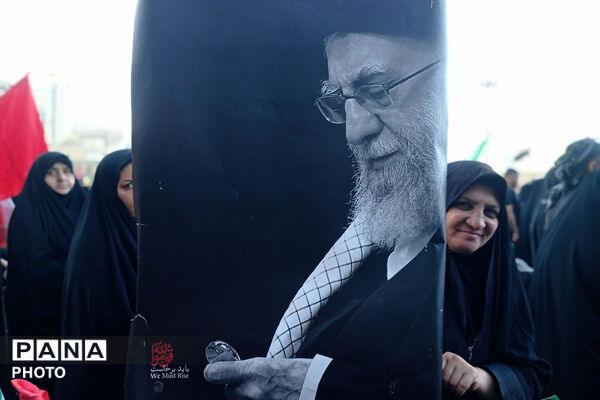 مشهد در سوگ؛ بدرقه باشکوه رهبر شهید انقلاب در جوار بارگاه رضوی/۲