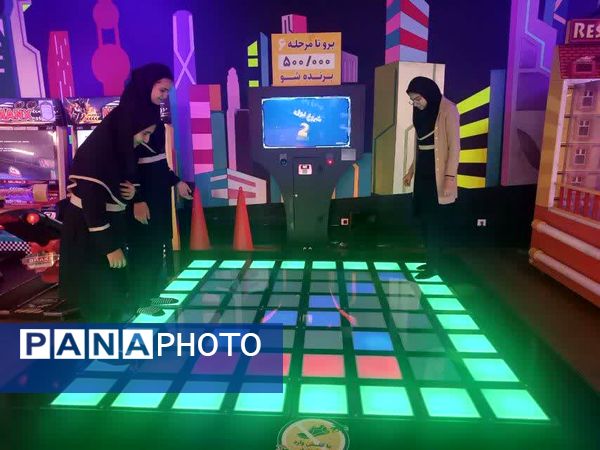 اردوی تفریحی دانش‌آموزان دبیرستان شاهد افشار در شهربازی خلیج فارس