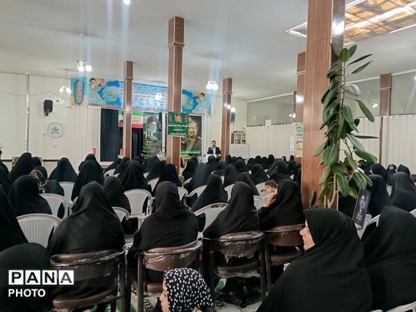 حضور دانش‌آموزان پیشتاز در مراسم ختم سرداران سرافراز شهرستان فارسان در میلاد امام رضا (ع)