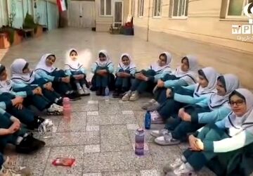 اجرای سرود " زهرا (س) تو مثل دریایی"