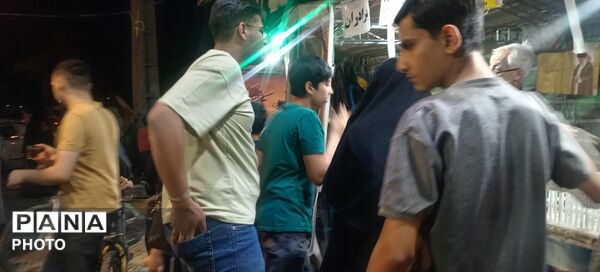 موکب چایخانه همچنان در کنار مردم فعال است