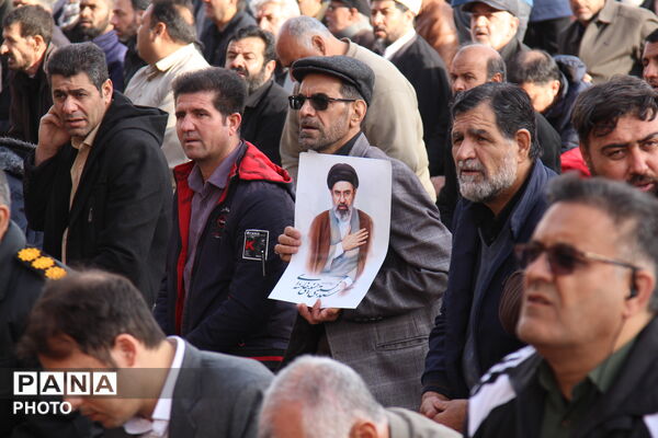 برپایی باشکوه نماز عید فطر در یزد