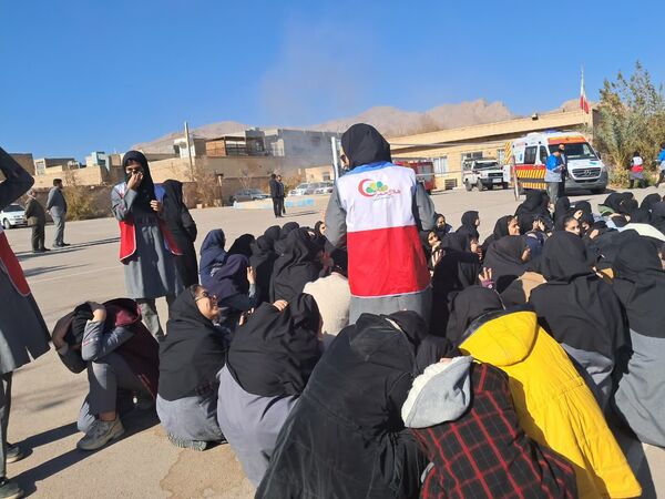دبیرستان بنت الهدی میزبان بیست و هفتمین مانور زلزله تفت بود